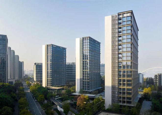 处发布：国企匠筑时代建者无疆火热中！@保利世博天悦售楼(图3)