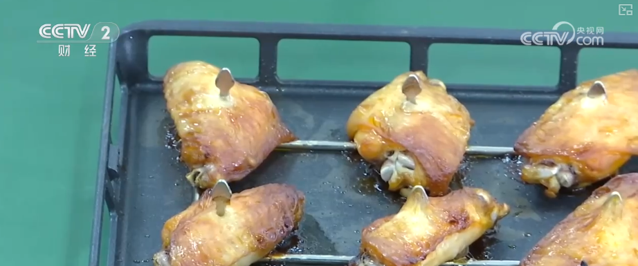 做蛋糕、烤肉排……太空大餐香喷喷世界首创“太空炉子”内藏“大乾坤”(图7) 做蛋糕、烤肉排……太空大餐香喷喷世界首创“太空炉子”内藏“大乾坤”(图7)